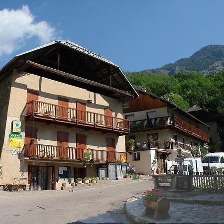 Le Relais Des Vaudois Hotel Freissinieres Esterno foto