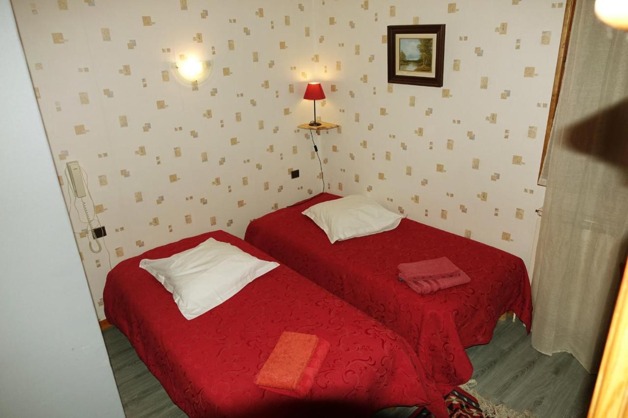 Le Relais Des Vaudois Hotel Freissinieres Esterno foto